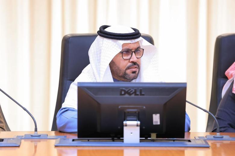 His Excellency the University' President, Prof. Mohammed bin Abdullah Al-Shaya, Meets with Members of the Advisory Council for Administrative Staff to Discuss the Means of Developing the Environmental Work and Improving the Institutional Performance.