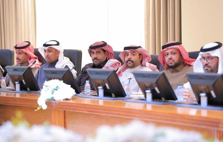 His Excellency the University' President, Prof. Mohammed bin Abdullah Al-Shaya, Meets with Members of the Advisory Council for Administrative Staff to Discuss the Means of Developing the Environmental Work and Improving the Institutional Performance.