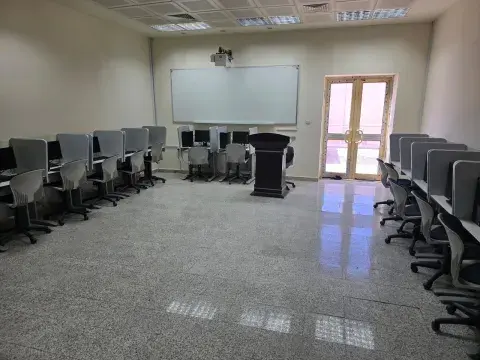 معامل الحاسب بالكلية التطبيقية