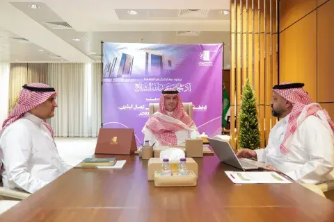 رئيس جامعة الجوف يدشّن البرنامج التدريبي السنوي لتطوير رأس المال البشري ويؤكد دوره في تحقيق مستهدفات الجامعة وخدمة المجتمع