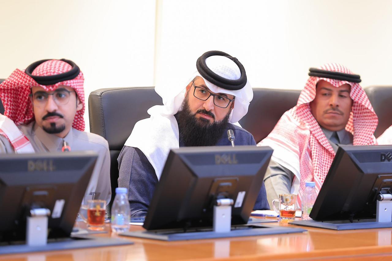 His Excellency the University' President, Prof. Mohammed bin Abdullah Al-Shaya, Meets with Members of the Advisory Council for Administrative Staff to Discuss the Means of Developing the Environmental Work and Improving the Institutional Performance. His Excellency the University' President, Prof. Mohammed bin Abdullah Al-Shaya, Meets with Members of the Advisory Council for Administrative Staff to Discuss the Means of Developing the Environmental Work and Improving the Institutional Performance.