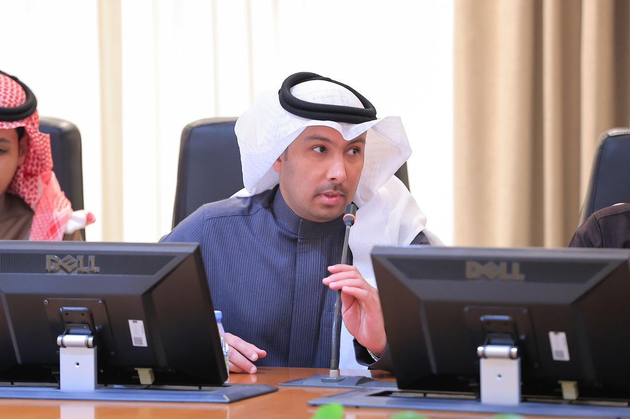 His Excellency the University' President, Prof. Mohammed bin Abdullah Al-Shaya, Meets with Members of the Advisory Council for Administrative Staff to Discuss the Means of Developing the Environmental Work and Improving the Institutional Performance. His Excellency the University' President, Prof. Mohammed bin Abdullah Al-Shaya, Meets with Members of the Advisory Council for Administrative Staff to Discuss the Means of Developing the Environmental Work and Improving the Institutional Performance.