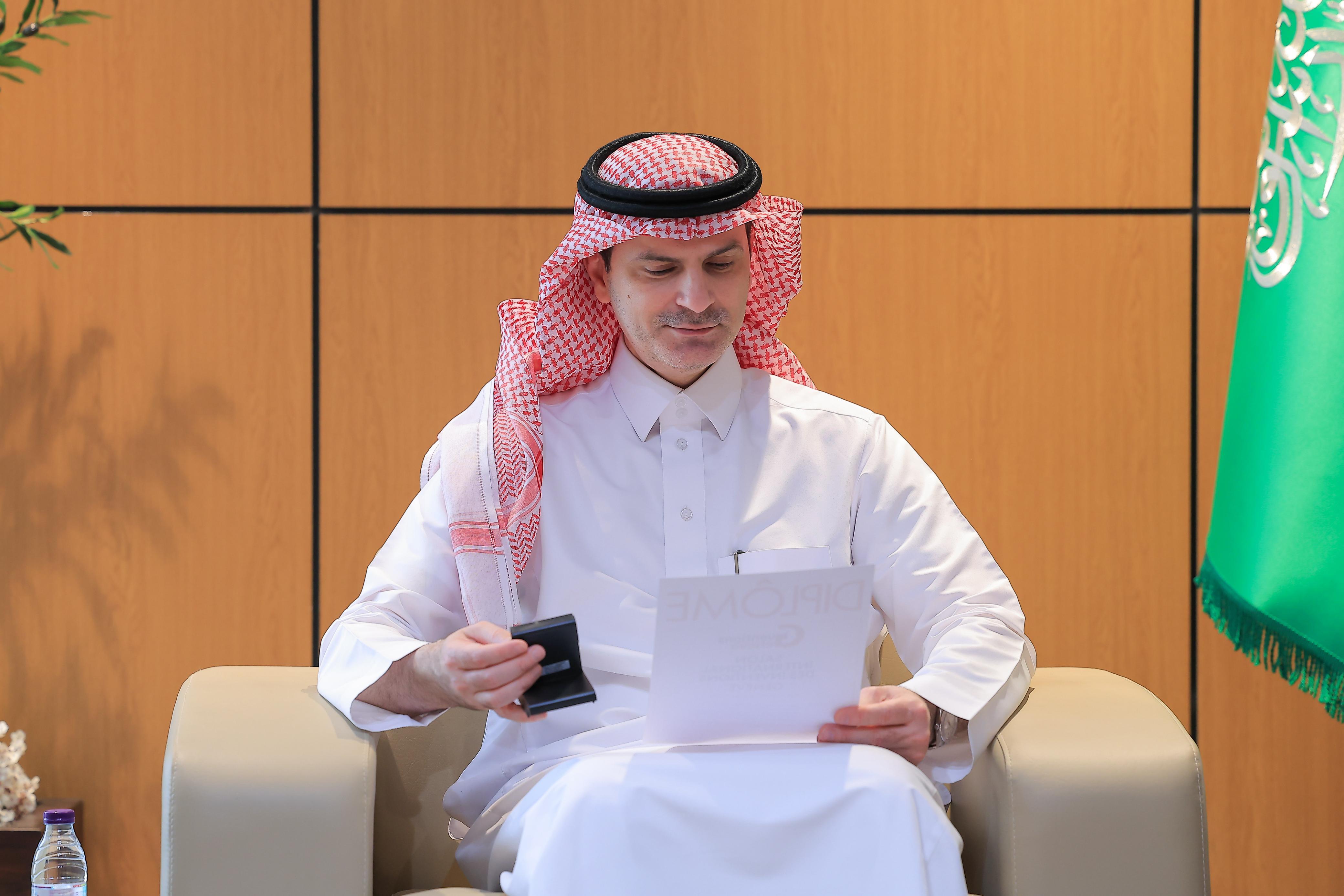 سعادة رئيس جامعة الجوف، يستقبل مبدعي الجامعة سعادة رئيس جامعة الجوف، يستقبل مبدعي الجامعة