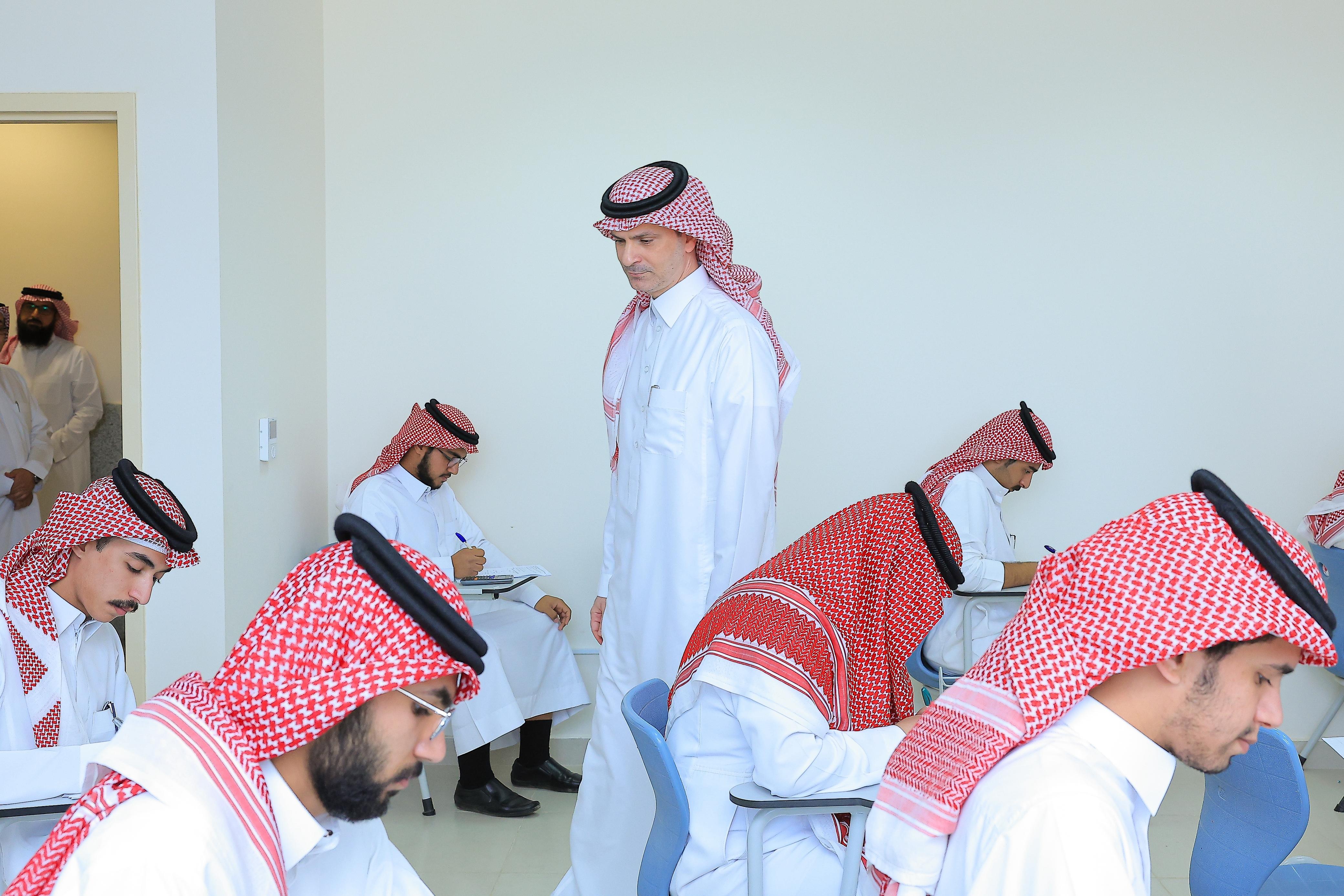 Prof Mohammed bin Abdullah Al-Shaya conducted a field inspection visit to monitor the progress of the final exams Prof Mohammed bin Abdullah Al-Shaya conducted a field inspection visit to monitor the progress of the final exams