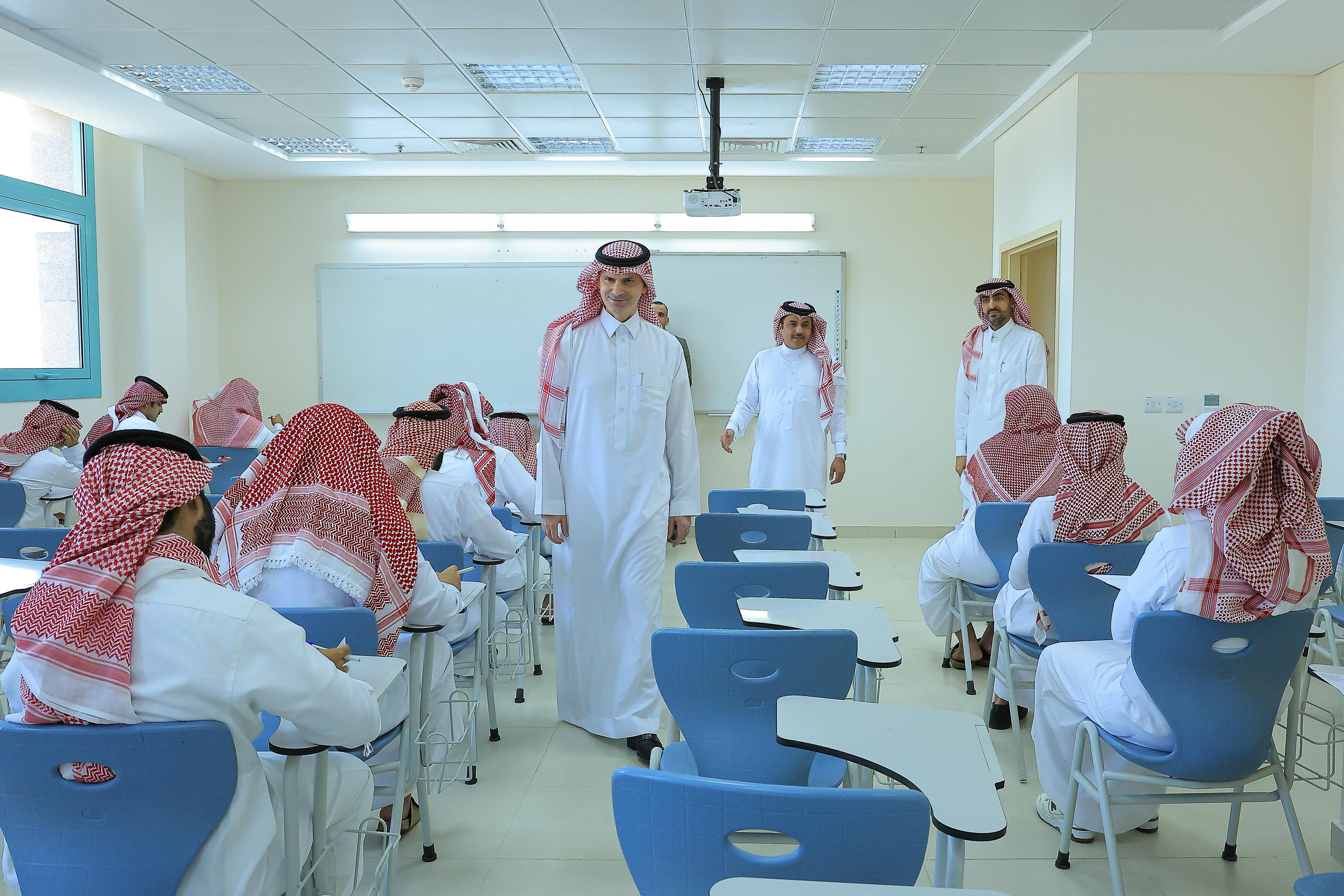Prof Mohammed bin Abdullah Al-Shaya conducted a field inspection visit to monitor the progress of the final exams Prof Mohammed bin Abdullah Al-Shaya conducted a field inspection visit to monitor the progress of the final exams