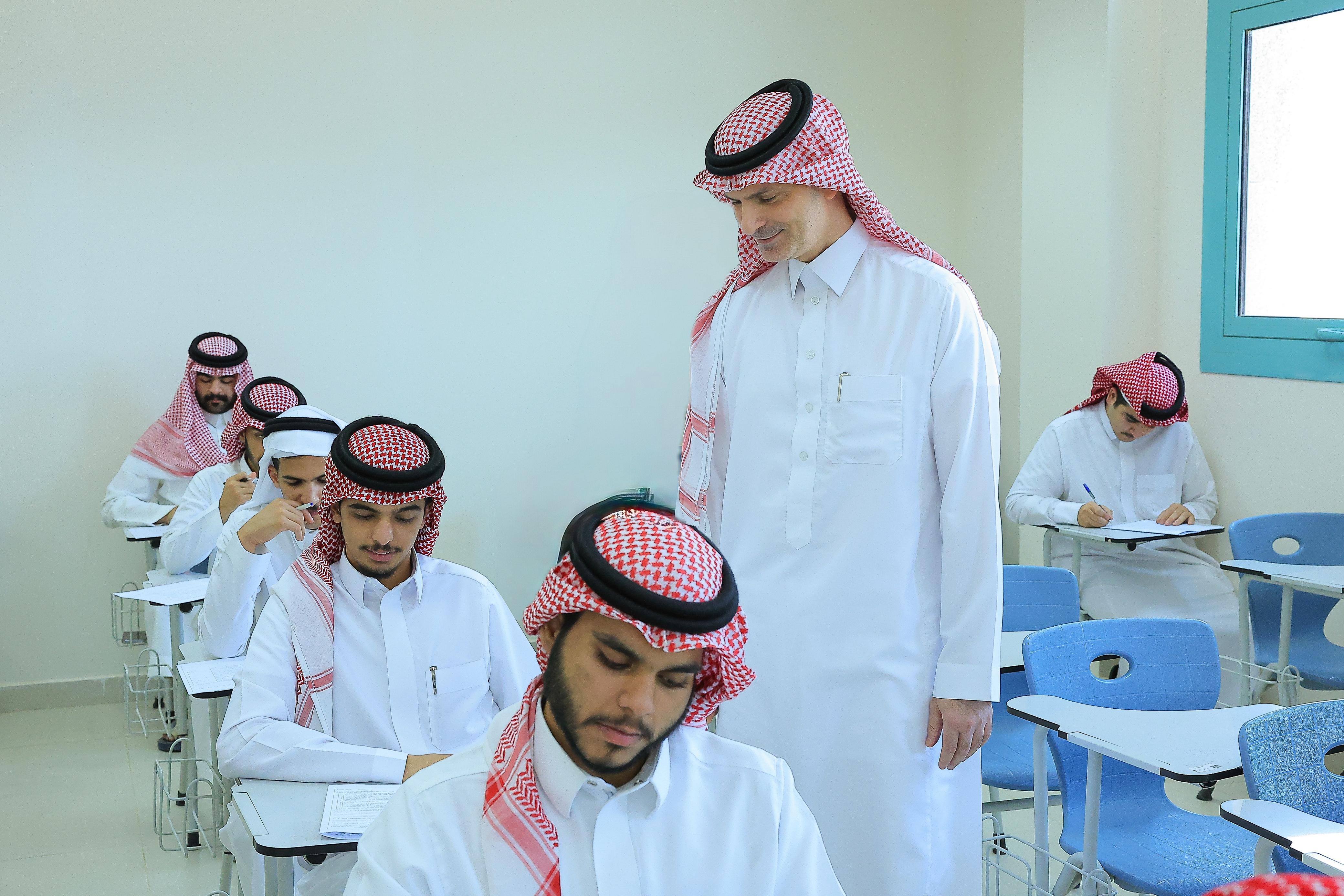 Prof Mohammed bin Abdullah Al-Shaya conducted a field inspection visit to monitor the progress of the final exams Prof Mohammed bin Abdullah Al-Shaya conducted a field inspection visit to monitor the progress of the final exams