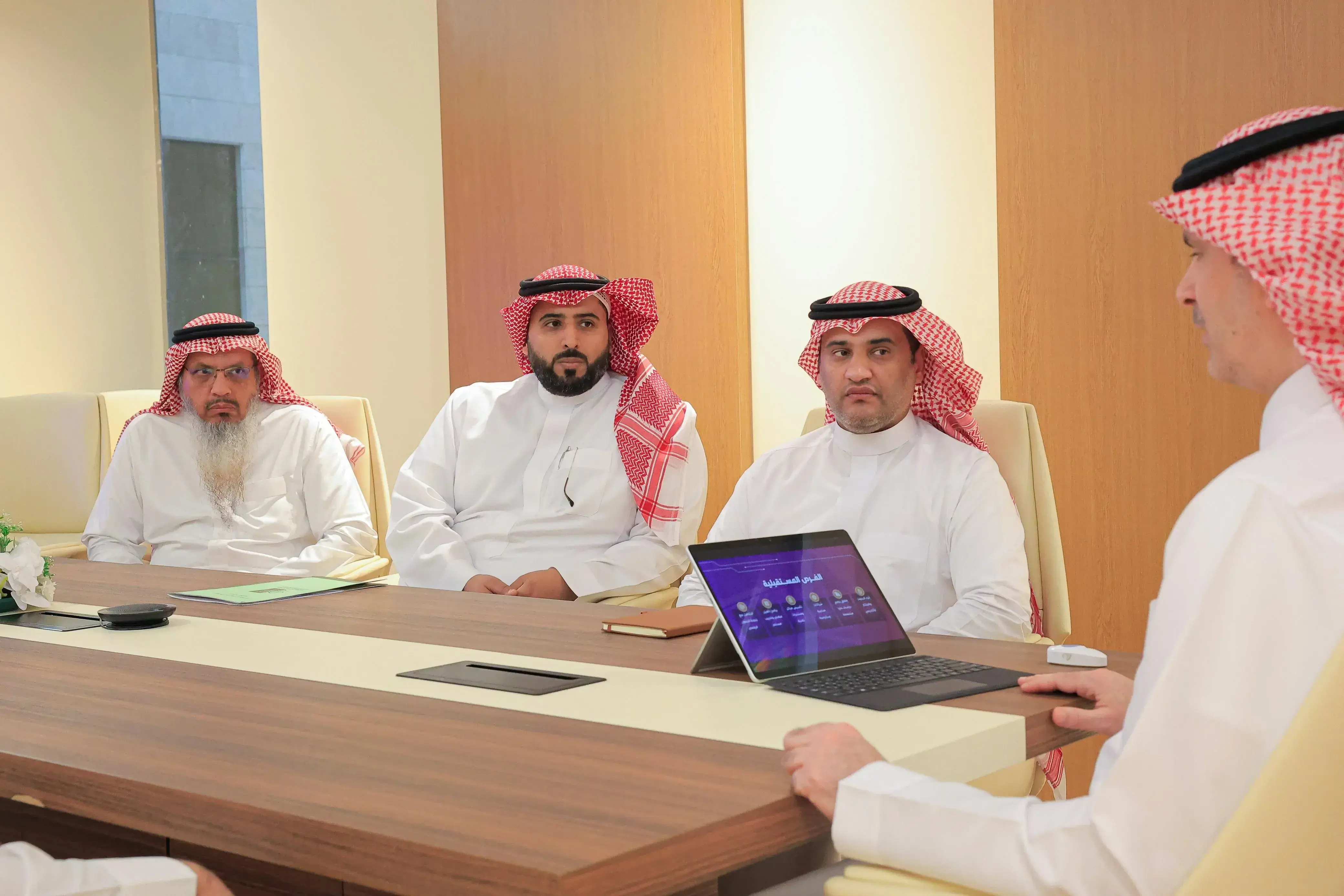 تدشين مقرر الذكاء الاصطناعي تدشين مقرر الذكاء الاصطناعي