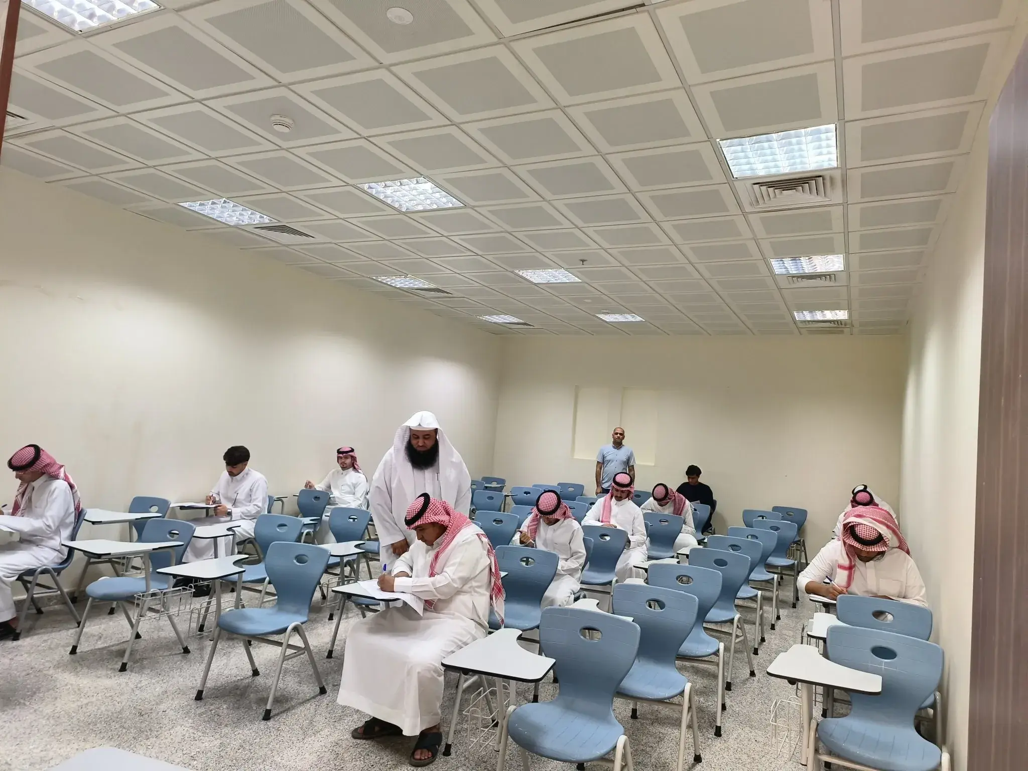 Executive President of the Applied College Inspects Final Examination Process for the Second Semester of 1447H