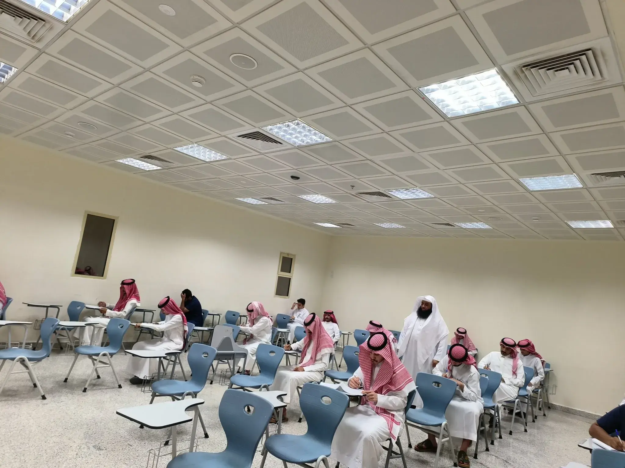 Executive President of the Applied College Inspects Final Examination Process for the Second Semester of 1447H